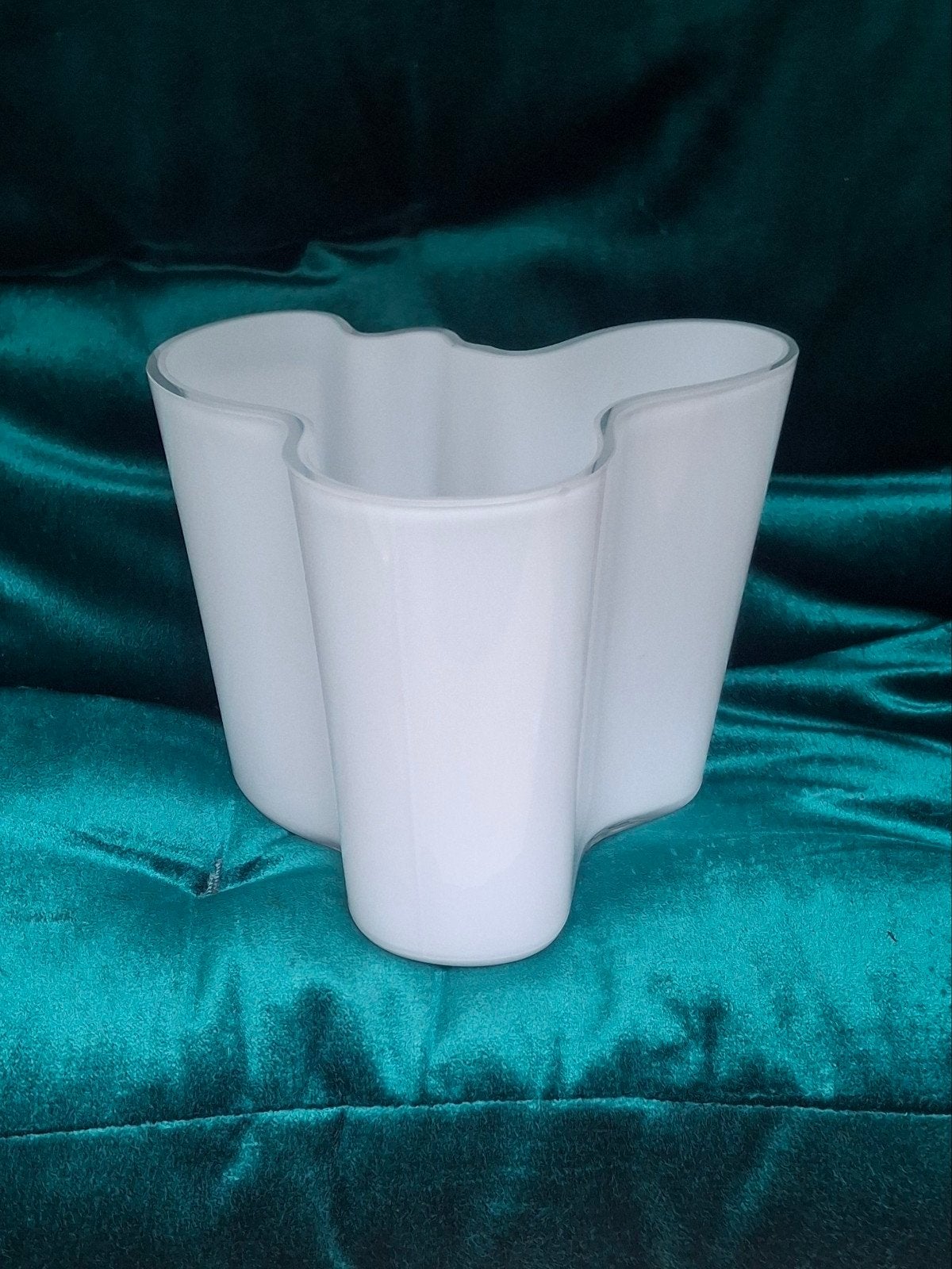 Opaal Alvar Aalto Iittala 12 cm. Finland., Rond, Ophalen of Verzenden, Aardewerk, Minder dan 40 cm