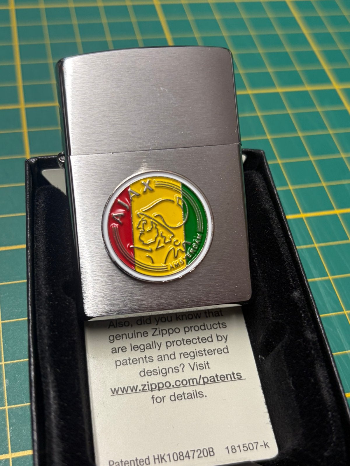 Zippo Ajax Amsterdam Rasta nieuw, Ophalen of Verzenden, Zo goed als nieuw, Asbak