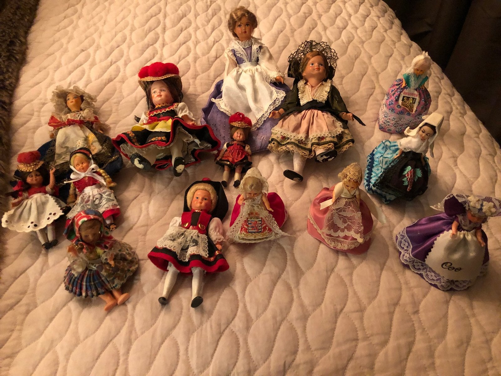 Grote, mooie verzameling antieke poppetjes. Klederdracht., Verzamelen, Poppen, Ophalen of Verzenden, Zo goed als nieuw, Pop
