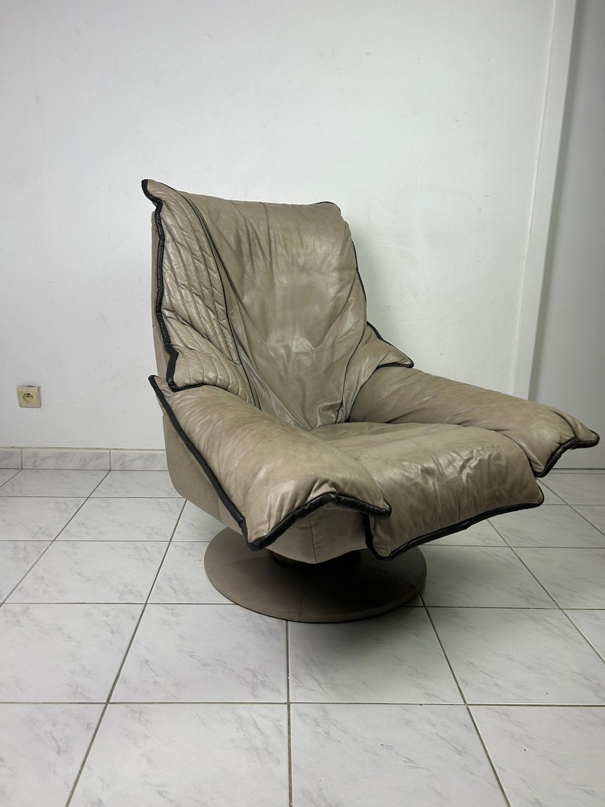 Vintage leren fauteuil draaifauteuil, Huis en Inrichting, Fauteuils, Ophalen, Gebruikt, Vintage, 75 tot 100 cm