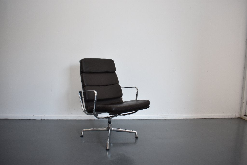 Prachtige exclusieve Vitra Eames lounge chair soft pad, Leer, 75 tot 100 cm, Ophalen of Verzenden, Zo goed als nieuw