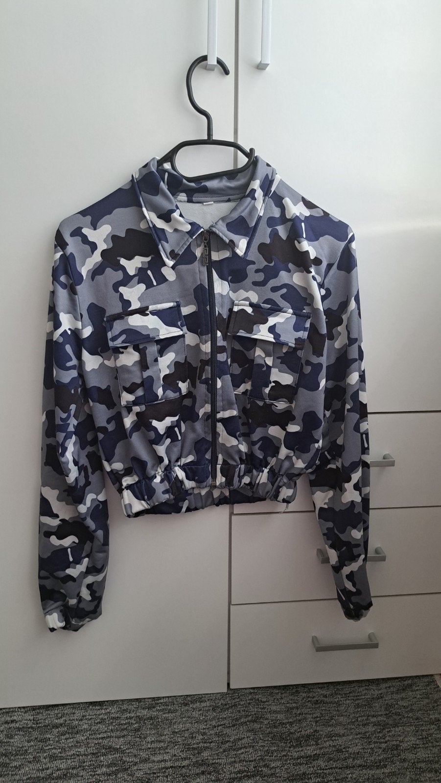 Nieuw camouflage trainingspak (jasje en broek), Ophalen of Verzenden, Nieuw, Blauw