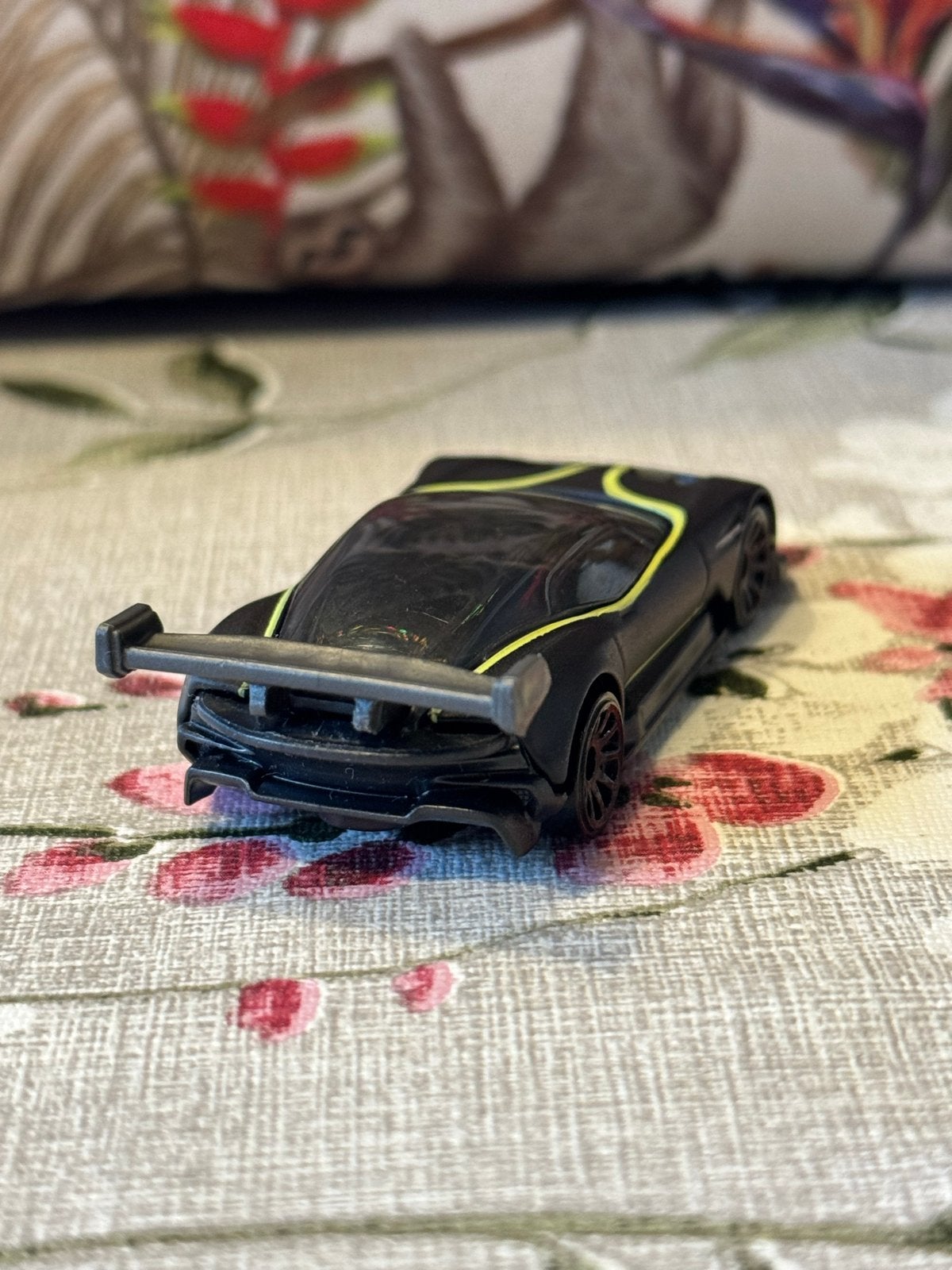 Hot Wheels Aston Martin Vulcan - Gebruikt, Ophalen of Verzenden, Gebruikt
