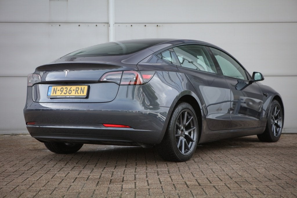 Tesla Model 3 Stnd.RWD Plus 60 kWh (bj 2021, automaat), Auto's, Automaat, Gebruikt, 530 km, 463 pk