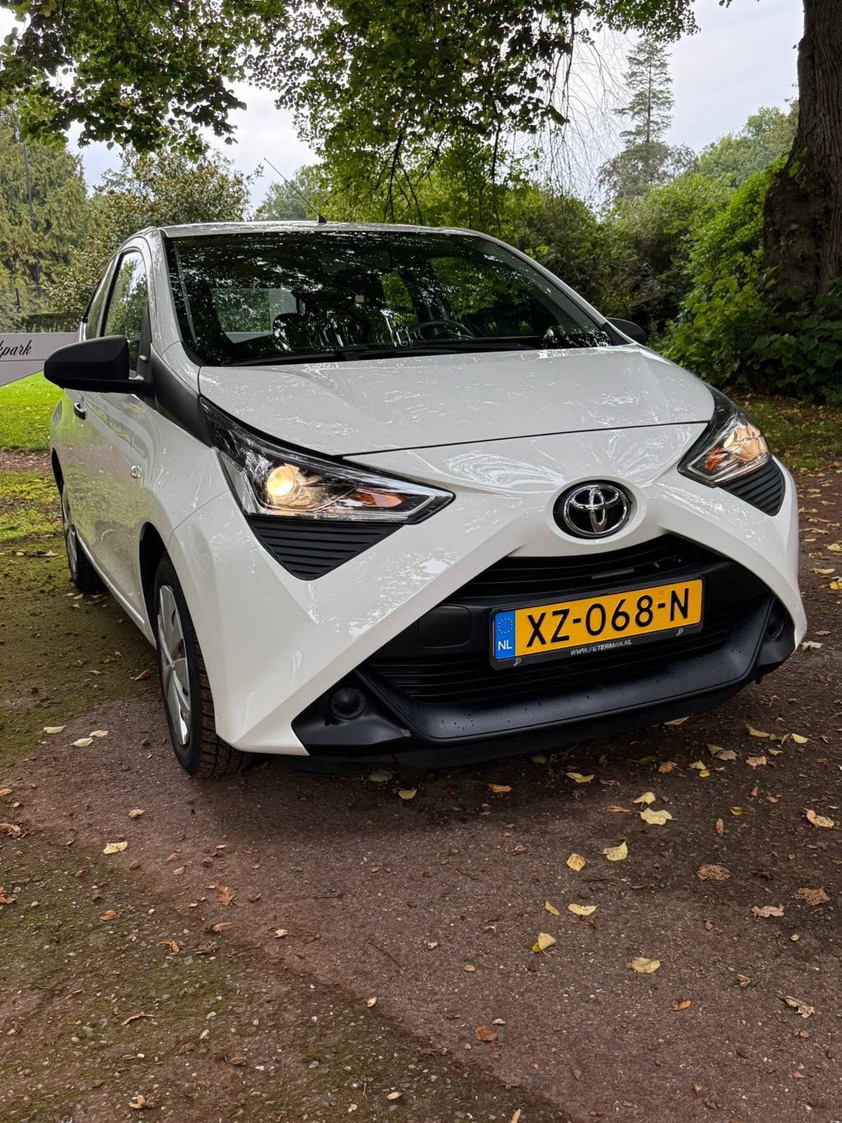 Toyota Aygo 1.0 Vvt-i 72pk 5D 2019 Wit, Voorwielaandrijving, Dealer onderhouden, 4 stoelen, Wit