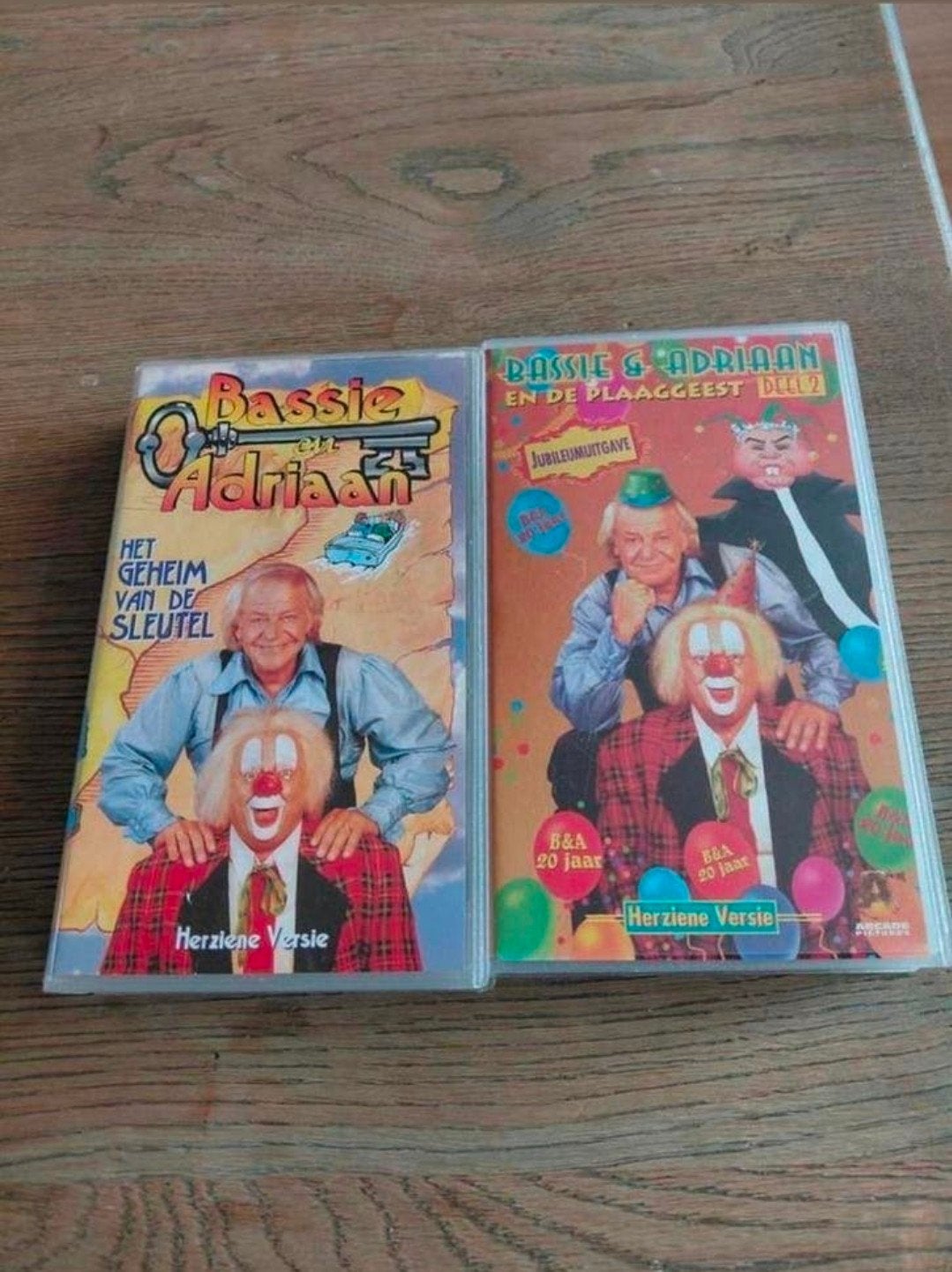 Bassie en Adriaan Geheim van de Sleutel & Plaaggeest VHS, Cd's en Dvd's, VHS | Kinderen en Jeugd, Gebruikt, Alle leeftijden, Kinderprogramma's en -films