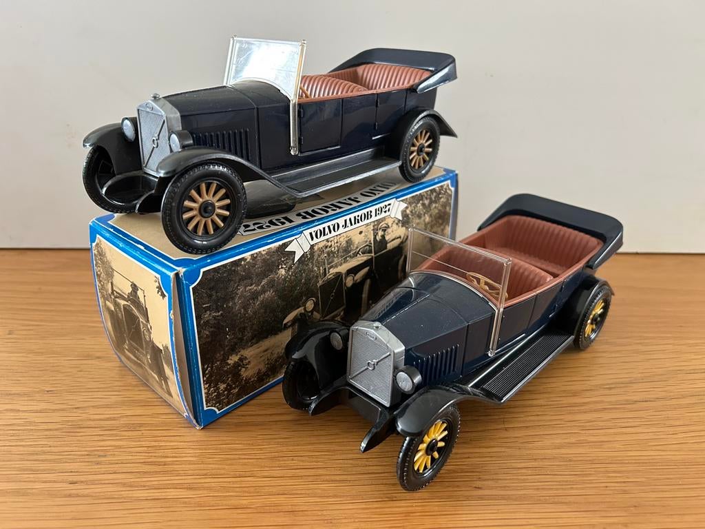 2x Stahlberg Volvo ‘Jakob’  1:24 ., Hobby en Vrije tijd, Ophalen of Verzenden, Zo goed als nieuw, Auto, Overige merken