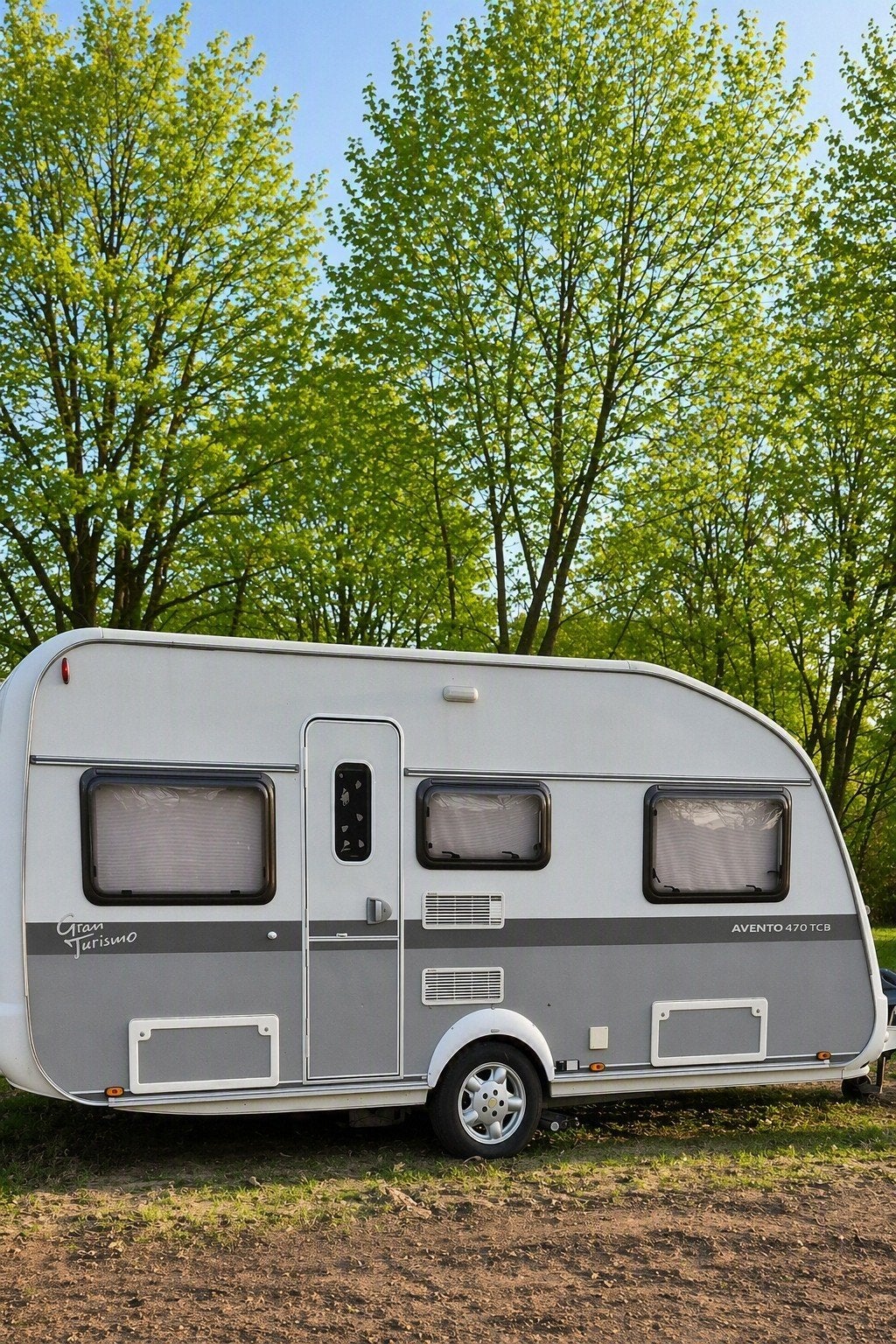 Caravan Avento Gran Turismo 470 TCB AIRCO evt. seizoenplaats, Caravans en Kamperen, Caravans, Standaardzit, Avento, Particulier