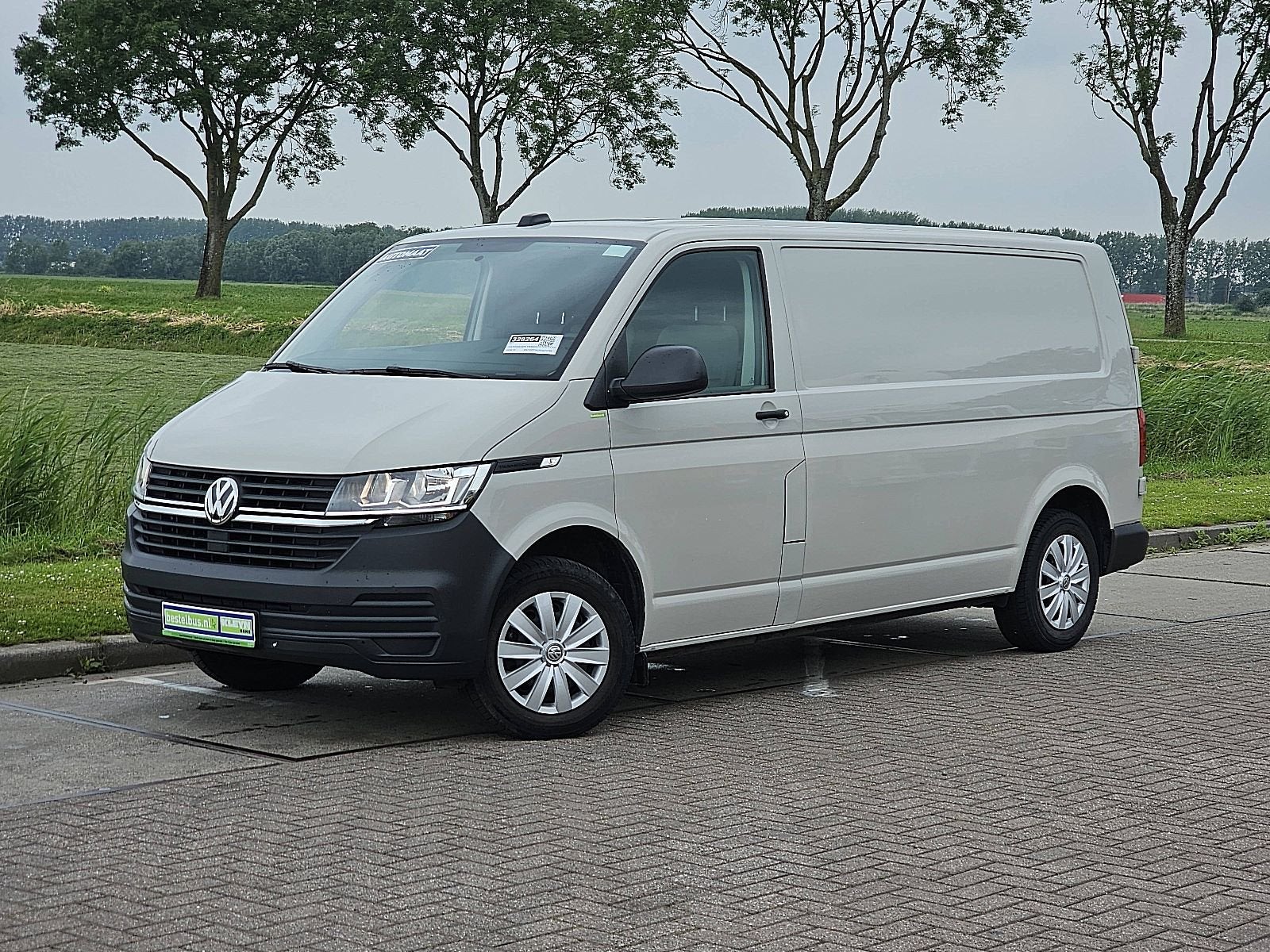 VOLKSWAGEN TRANSPORTER 2.0 TDI t6.1 150pk l2h1 autm, Auto's, Gebruikt, 4 cilinders, 150 pk, 2500 kg