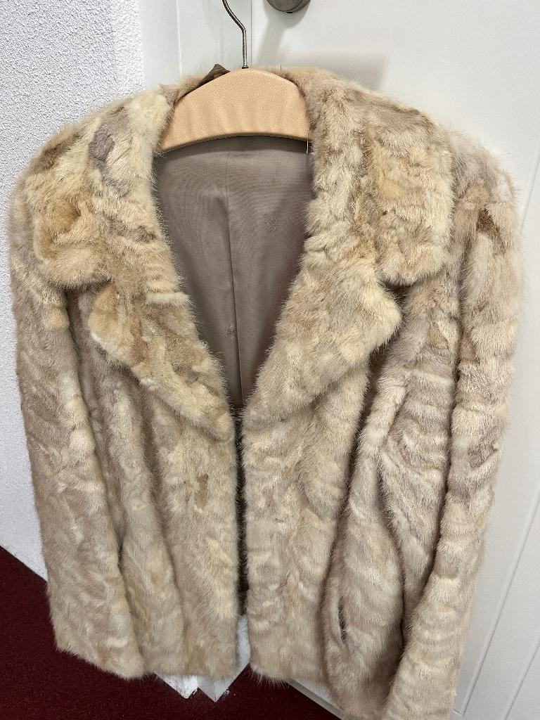 Bontjasje nerts echt bont, Ophalen, Gedragen, Maat 42/44 (L), Beige