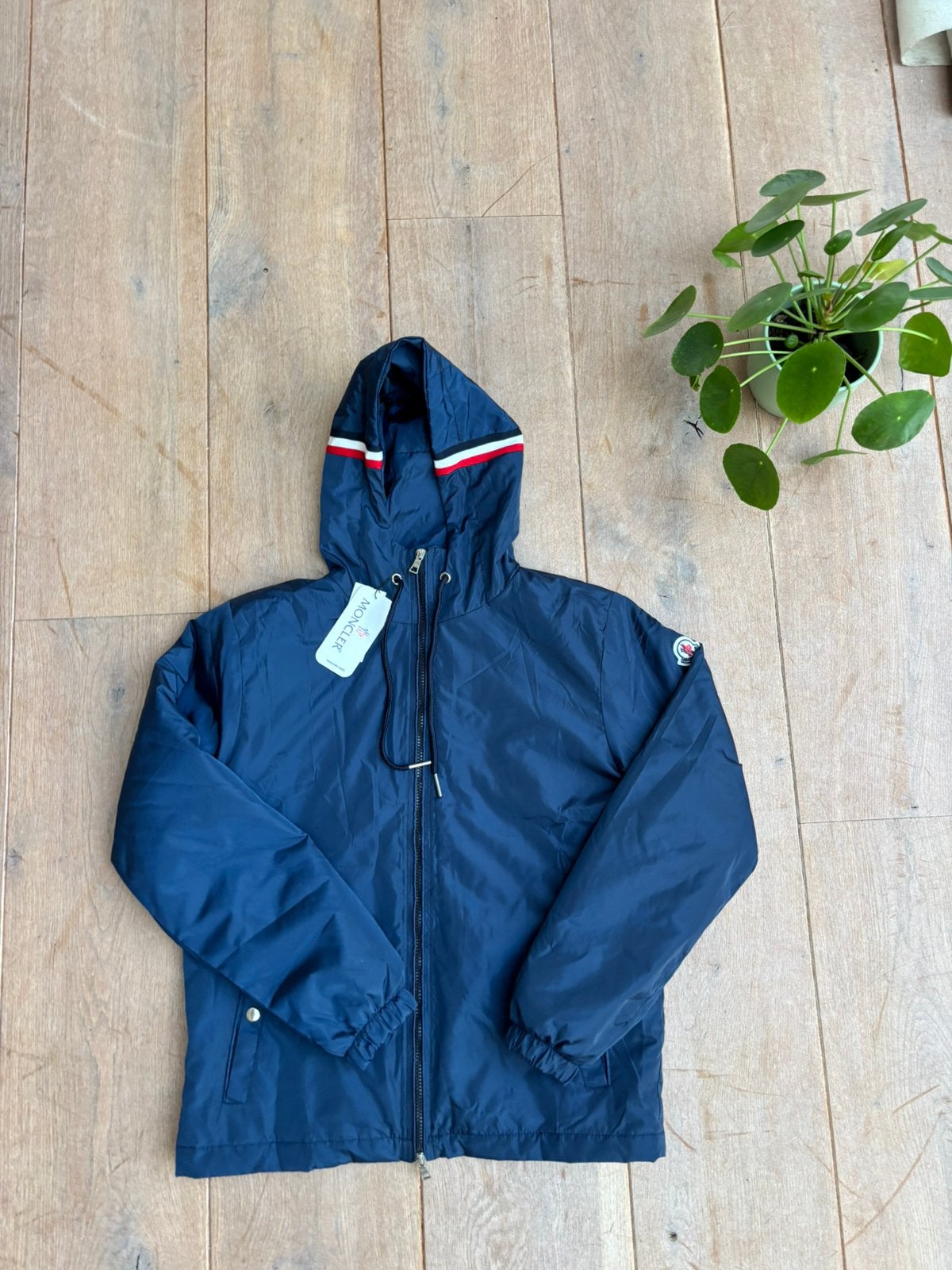 Moncler zomerjas, Ophalen of Verzenden, Nieuw, Maat 46 (S) of kleiner, Blauw
