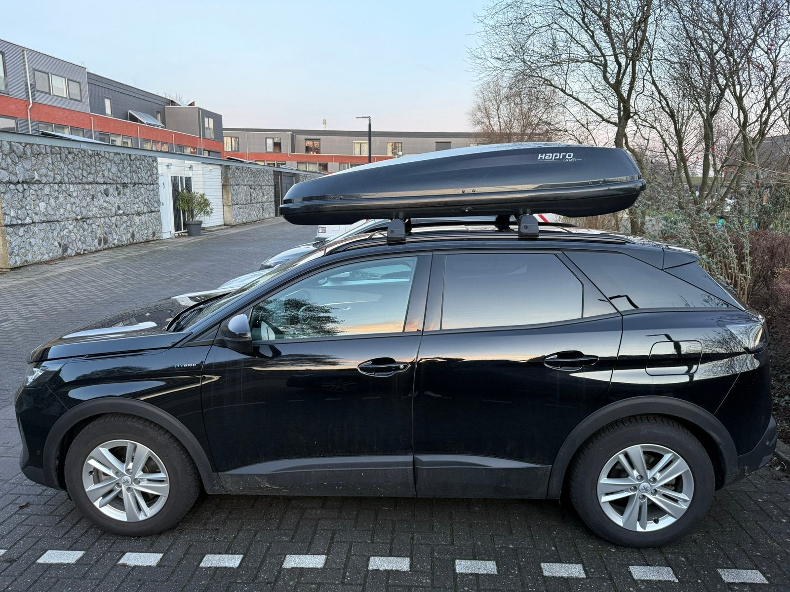 Te huur Hapro dakkoffer Carver 8.5 Brilliant black, Auto diversen, Ophalen, Zo goed als nieuw