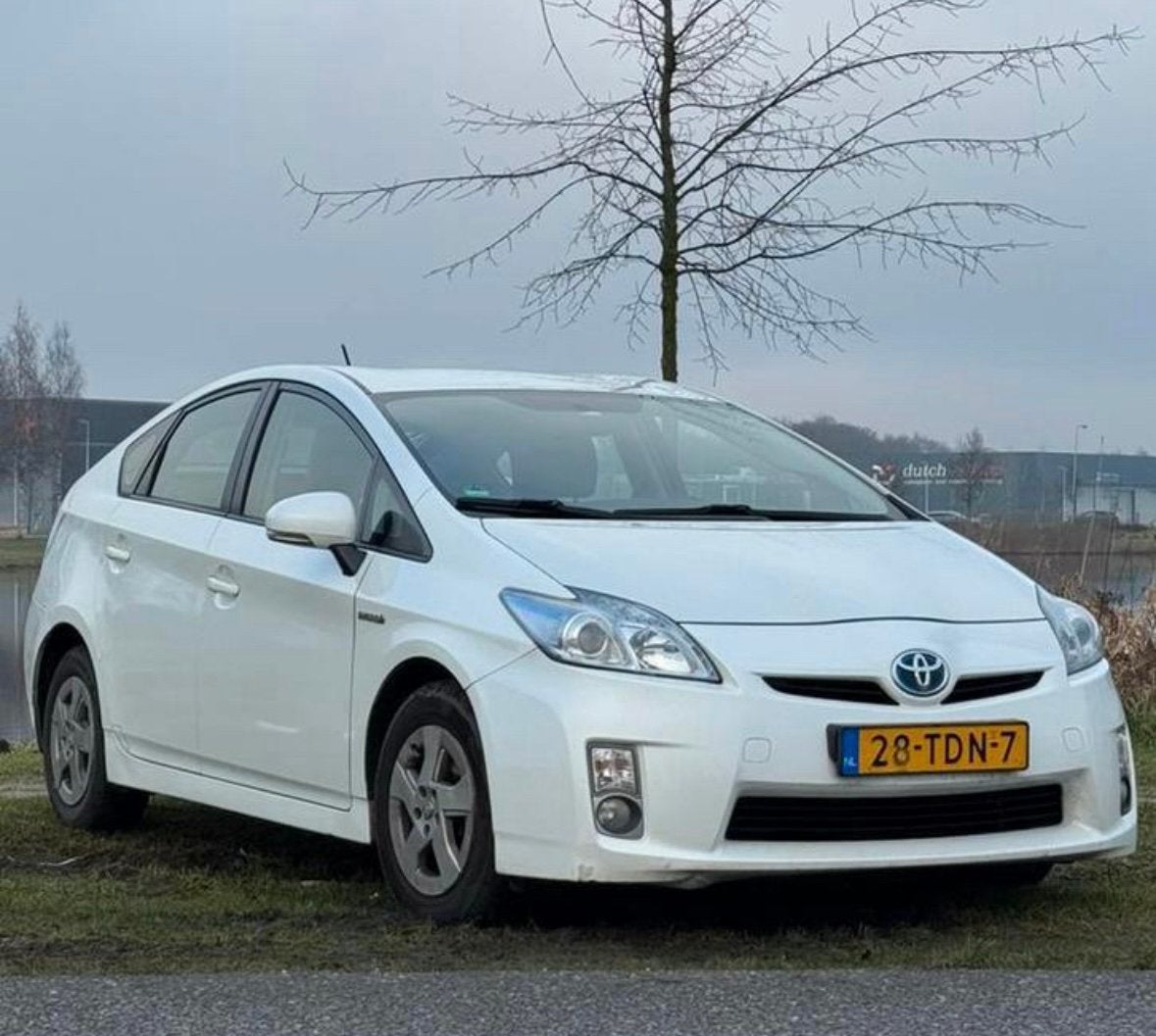 Toyota Prius 1.8 Full Hybrid 136PK Aut 2012 Wit, Auto's, Toyota, 1345 kg, 4 cilinders, Wit, Origineel Nederlands
