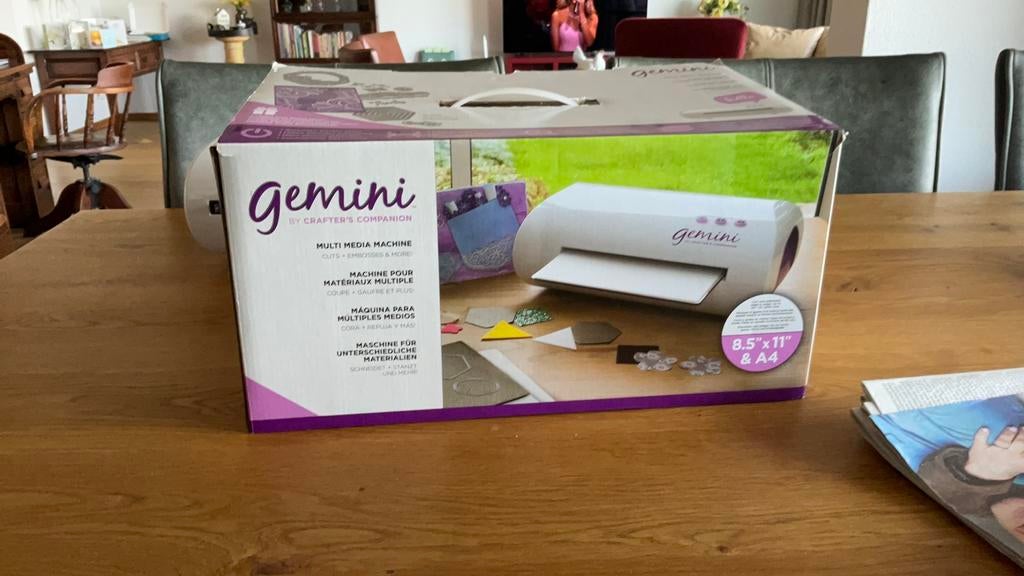 Gemini multi media machine cuts +embrosses &more, Hobby en Vrije tijd, Kaarten | Zelf maken, Ophalen of Verzenden, Zo goed als nieuw