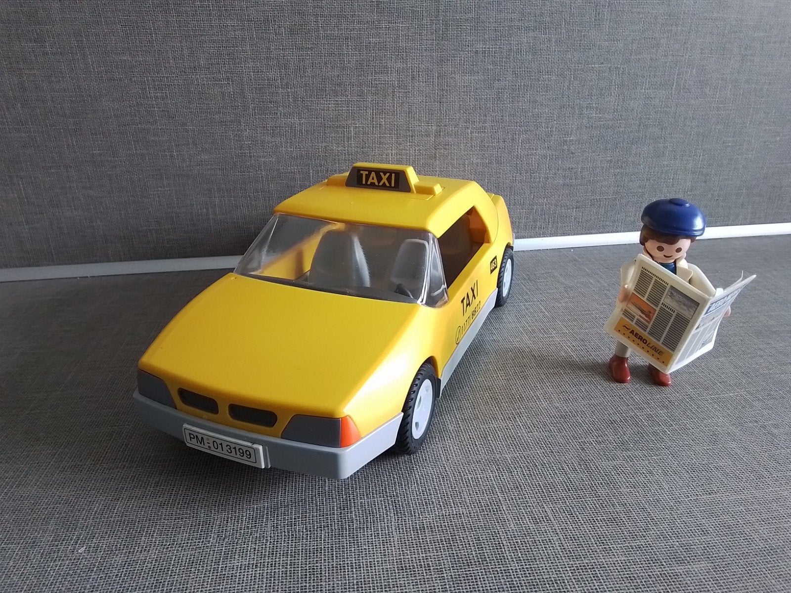 Playmobil Taxi met chauffeur en accessoires, Ophalen of Verzenden, Gebruikt