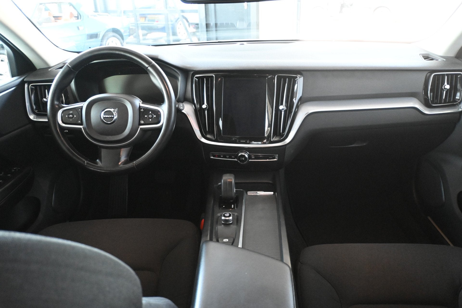 Volvo V60 2.0 B3 Momentum Advantage Automaat Navigatie Stuur, Stof, 4 cilinders, Origineel Nederlands, Hybride Elektrisch/Benzine