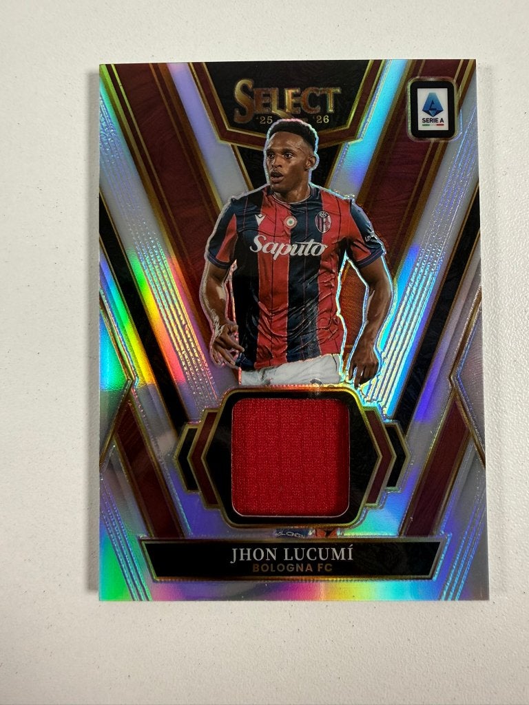 Jhon Lucumi Patch Select Serie A 2025-26, Ophalen of Verzenden, Nieuw, Buitenlandse clubs, Poster, Plaatje of Sticker