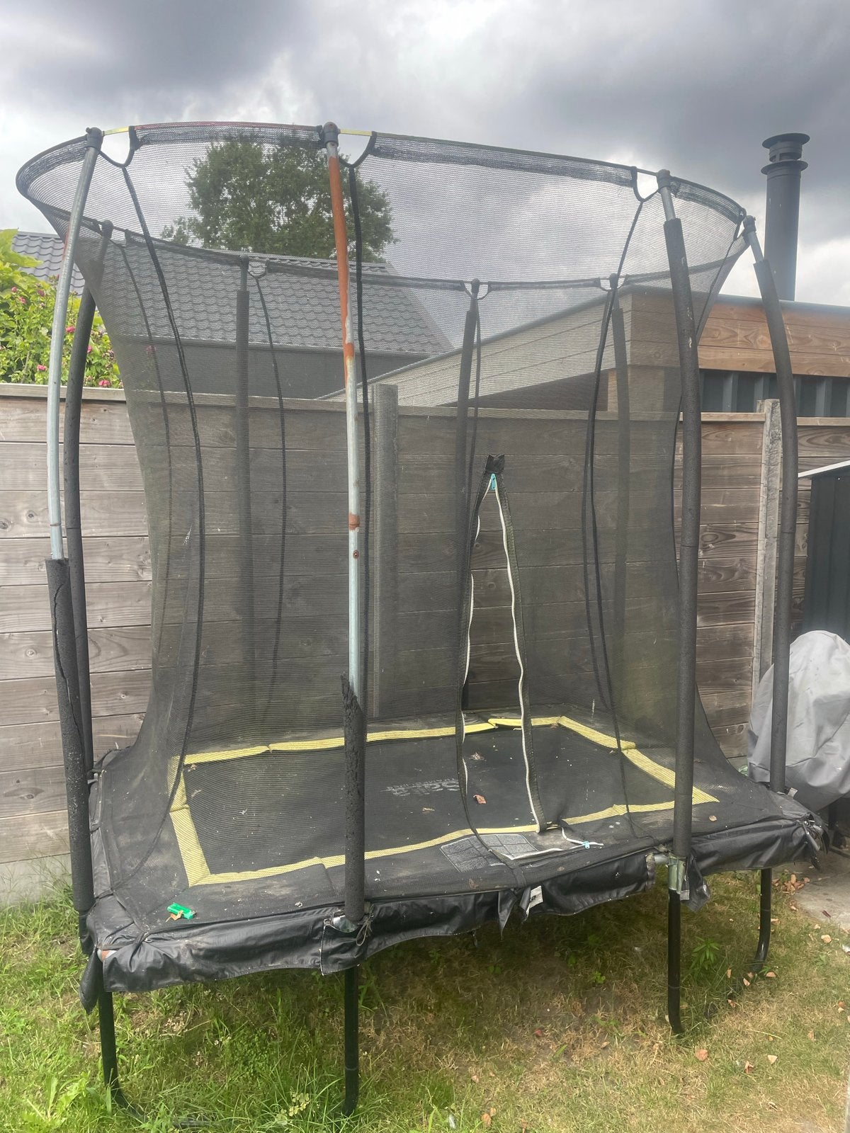 Gebruikte Salta Trampoline met Veiligheidsnet 214x153cm, Ophalen, Gebruikt