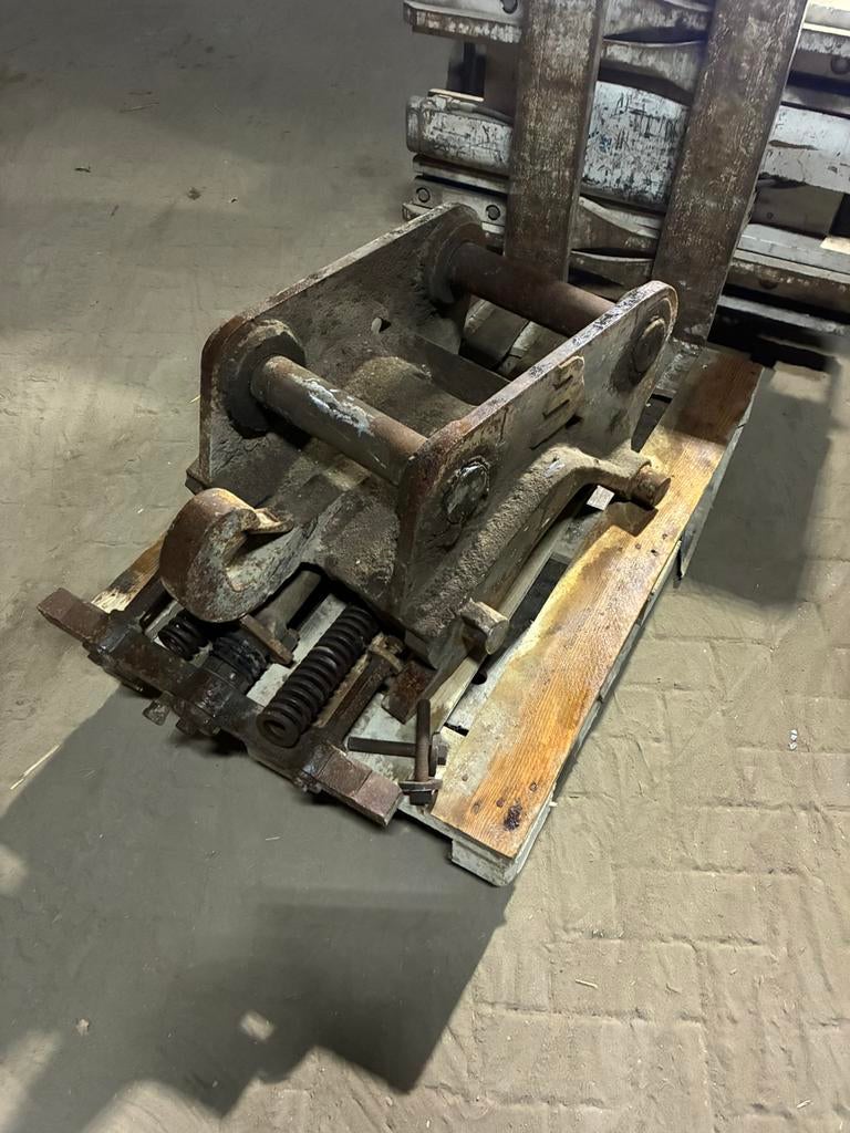 Snelwissel cw30 verachtert, Ophalen, Graafmachine
