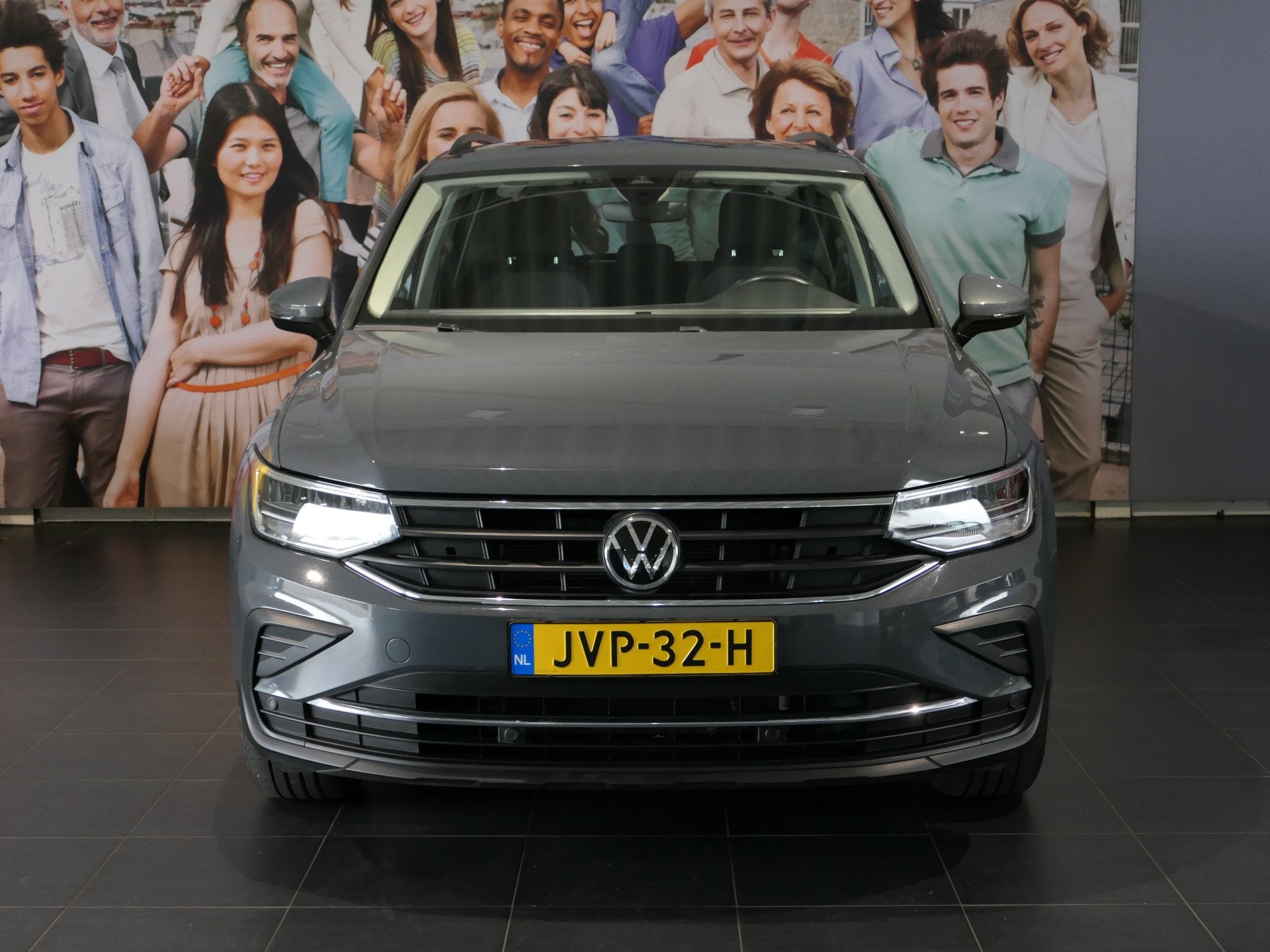 Volkswagen Tiguan 1.5 TSI Life Business - Navi - Stuur en st, Auto's, Stof, 4 cilinders, 150 pk, Bedrijf