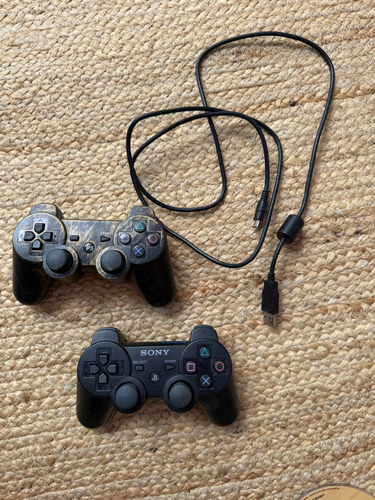 PS3 Bundel: 2 Controllers & 4 Games (FIFA 16, GTA V, COD BO2, Ophalen, Gebruikt, Eén computer, 3 spelers of meer