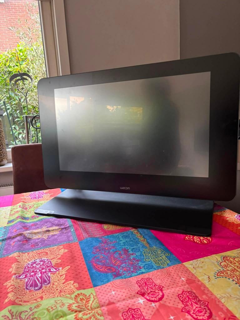 Wacom Cintiq 270QHD pen & touch display, Computers en Software, Tekentablets, Ophalen, Zo goed als nieuw, Bedraad