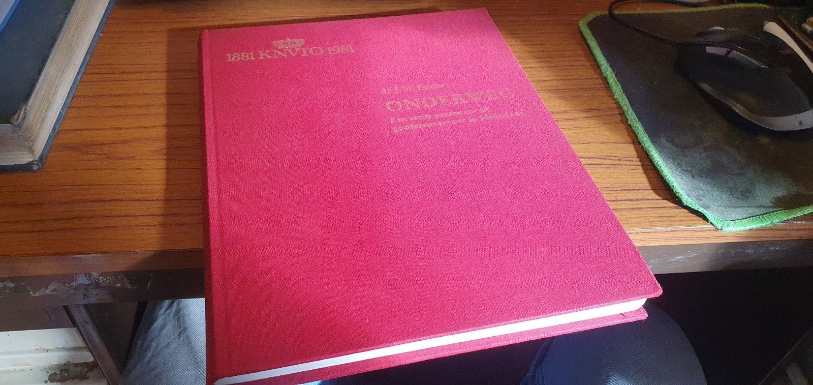 Onderweg Een eeuw personen- en goederenverv Nederland -1981, Ophalen of Verzenden, Gelezen, Dr J M Fuchs