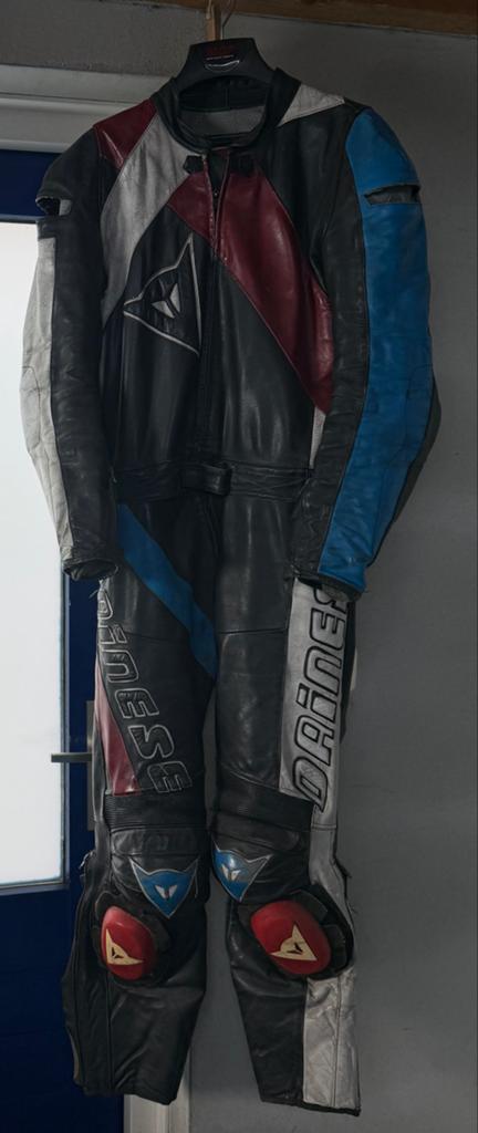 Dainese leren motorpak - maat 54 -Vintage en gedragen, Motoren, Kleding | Motorkleding, Ophalen of Verzenden, Tweedehands, Heren