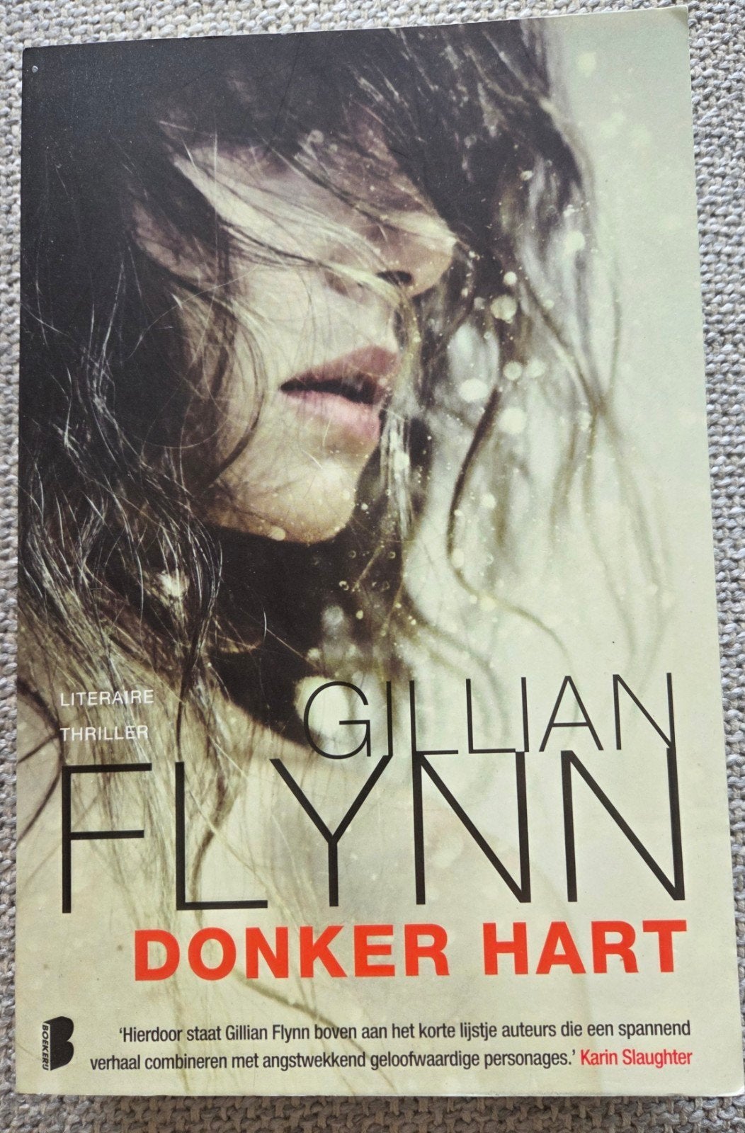 Gillian Flynn - Donker hart, Boeken, Ophalen of Verzenden, Zo goed als nieuw, Gillian Flynn