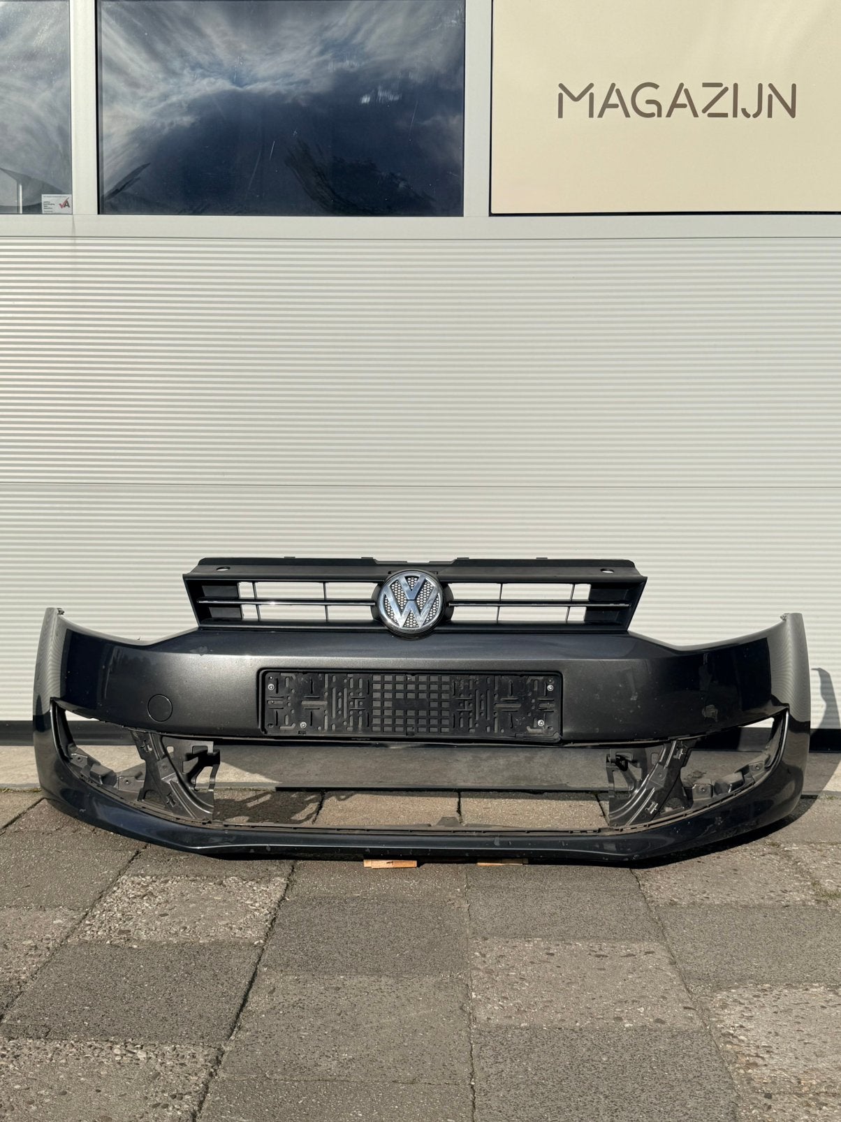 Volkswagen Polo Voorbumper met Grille - Gebruikt, Ophalen, Gebruikt, Bumper, Volkswagen