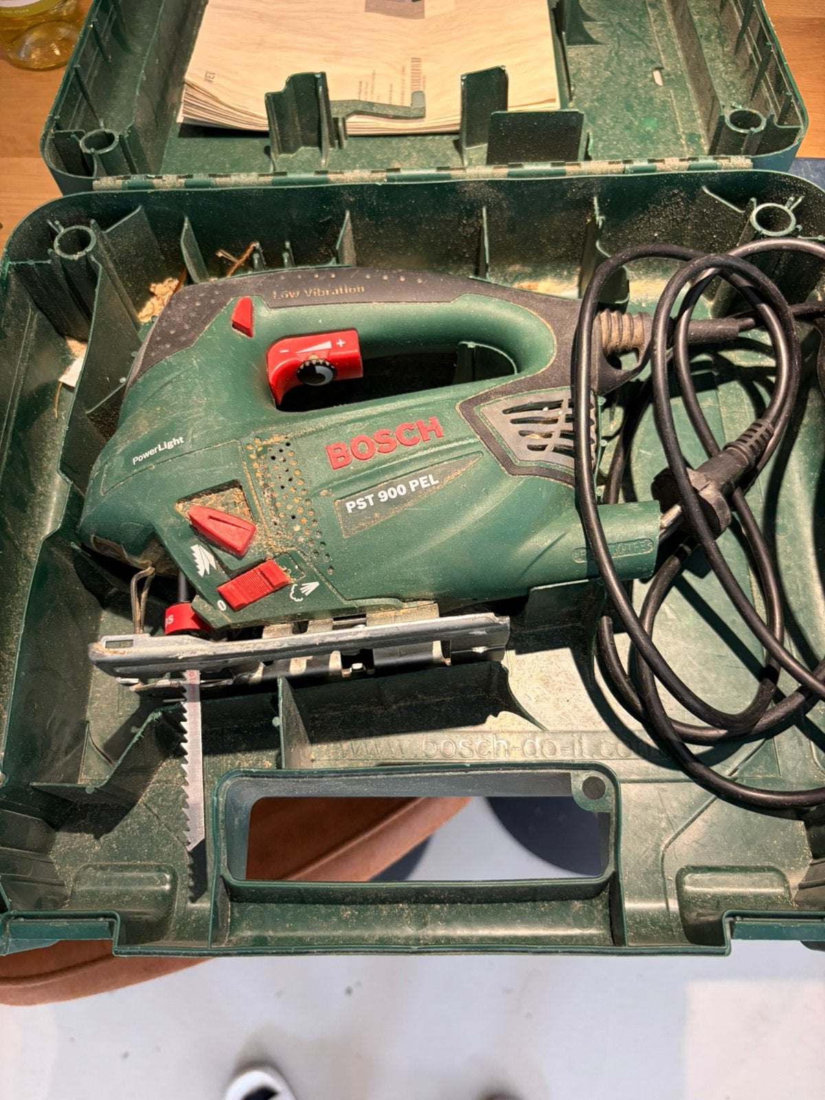 Bosch PST 900 PEL decoupeerzaag met koffer, Ophalen of Verzenden, Gebruikt, 600 tot 1200 watt, Overige typen