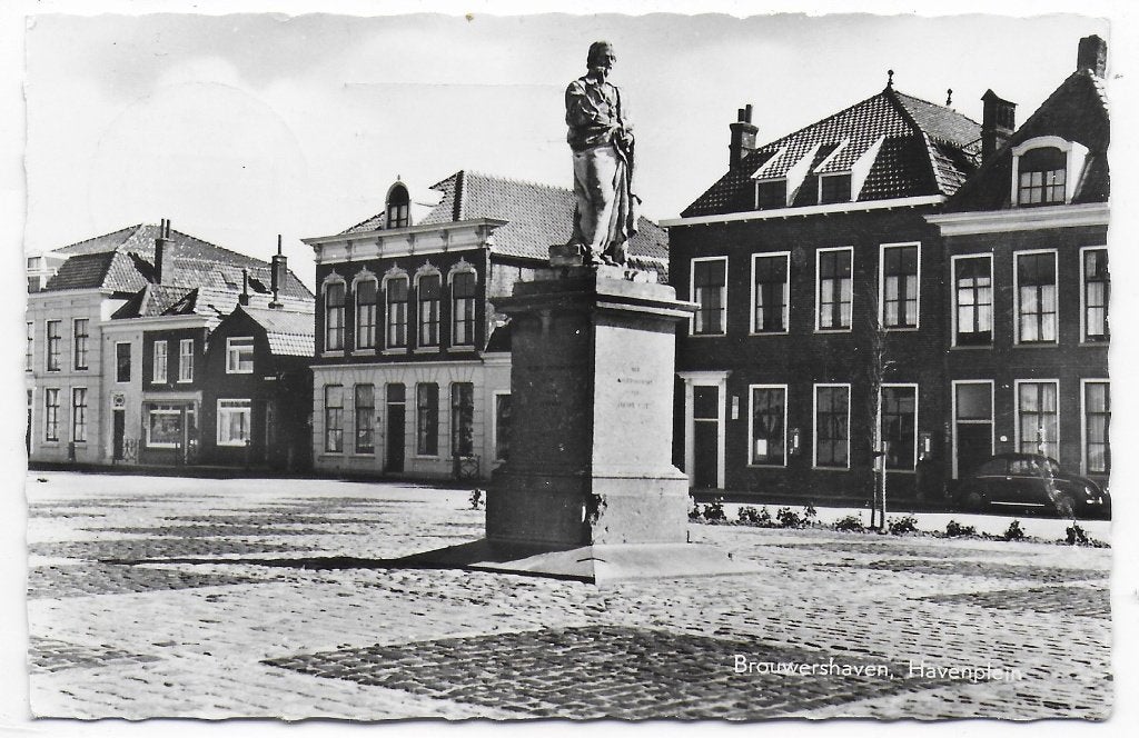 Brouwershaven Havenplein gelopen Ansichtkaart ( B7363 ), Ophalen of Verzenden, 1960 tot 1980, Gelopen