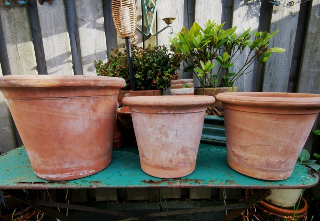 Italiaanse terracotta potten zware kwaliteit 23,5/19h Miekje, Ophalen, ., Rond, Zo goed als nieuw