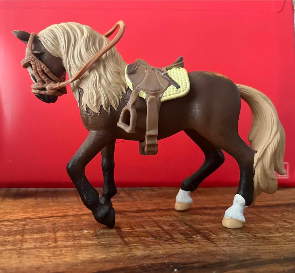 Schleich paard met zadel en hoofdstel, Ophalen, Gebruikt, Jongen of Meisje