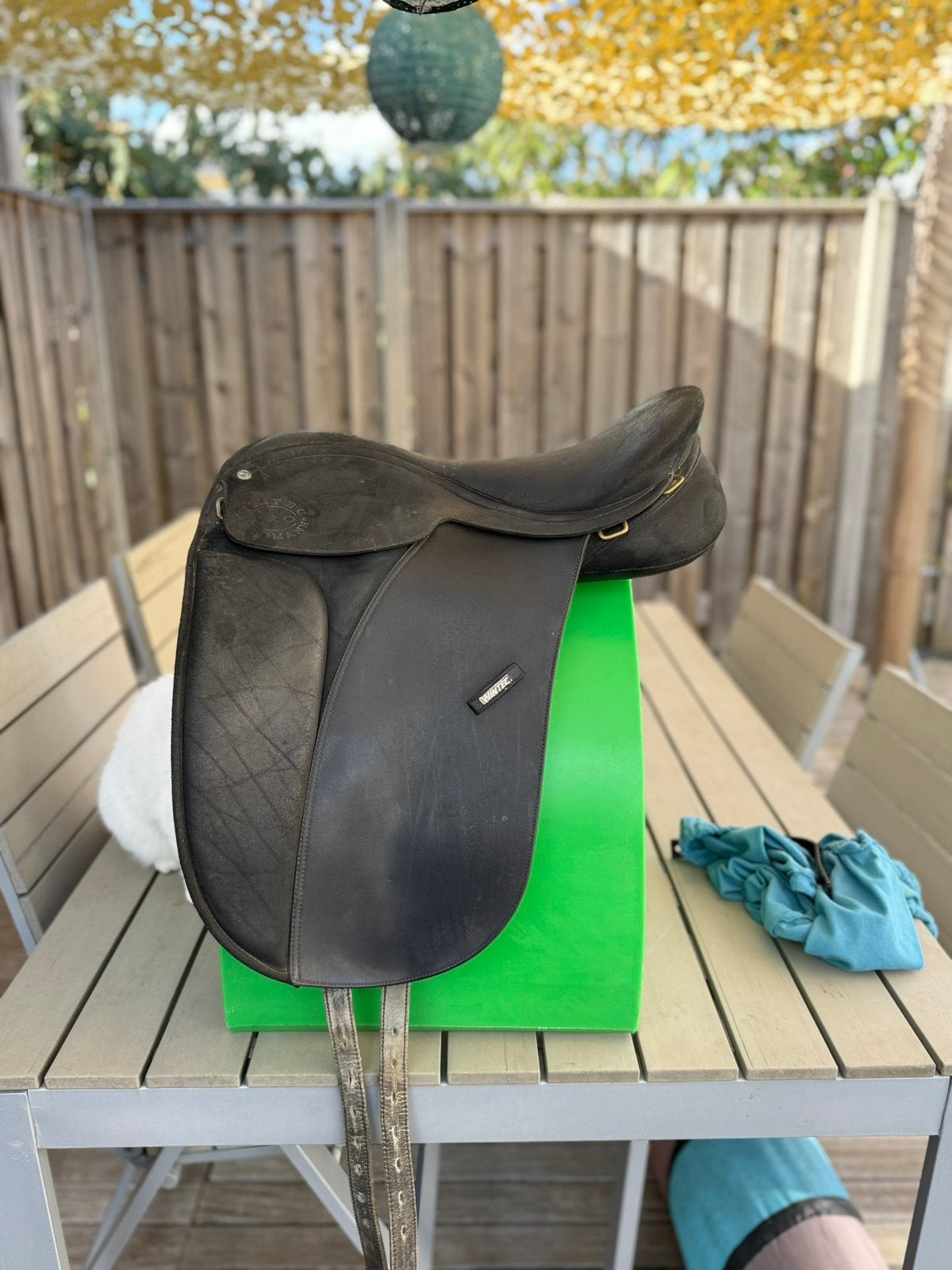 Wintec Feldmann pro IJslanderzadel, Dieren en Toebehoren, L (17.5 inch), Gebruikt, Vlakke zit, Wijd