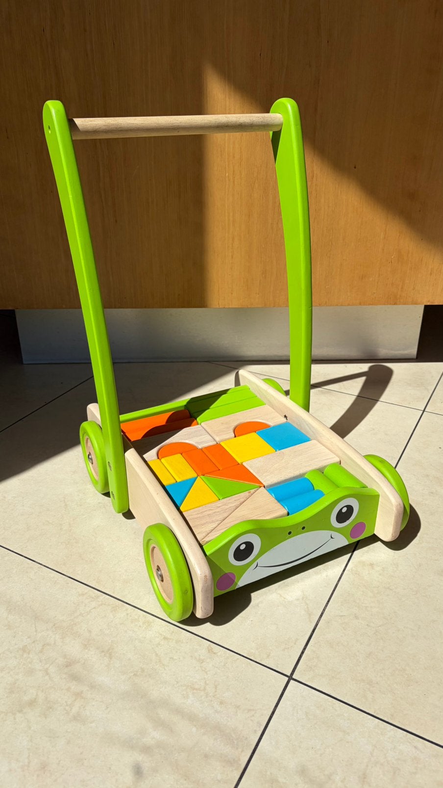 Vrolijke loopwagen / blokkenkar van Njoy Kids, Ophalen, Gebruikt, Duw- of Trekspeelgoed