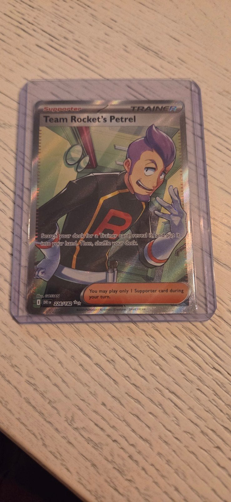 Pokémon TCG: Team Rocket's Petrel Full Art Supporter, Ophalen of Verzenden, Zo goed als nieuw, Losse kaart