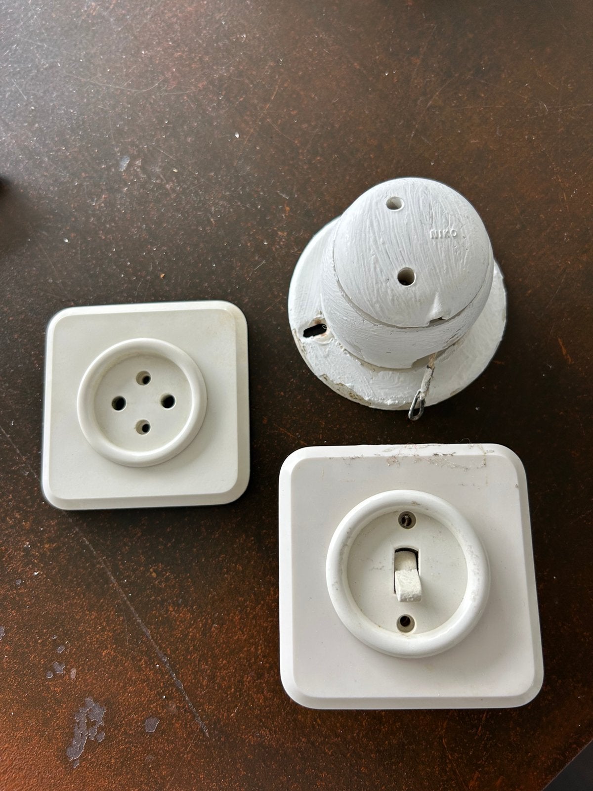 Wit bakelieten schakelmateriaal zeldzaam trekschakelaar, Ophalen of Verzenden, Huis en Inrichting