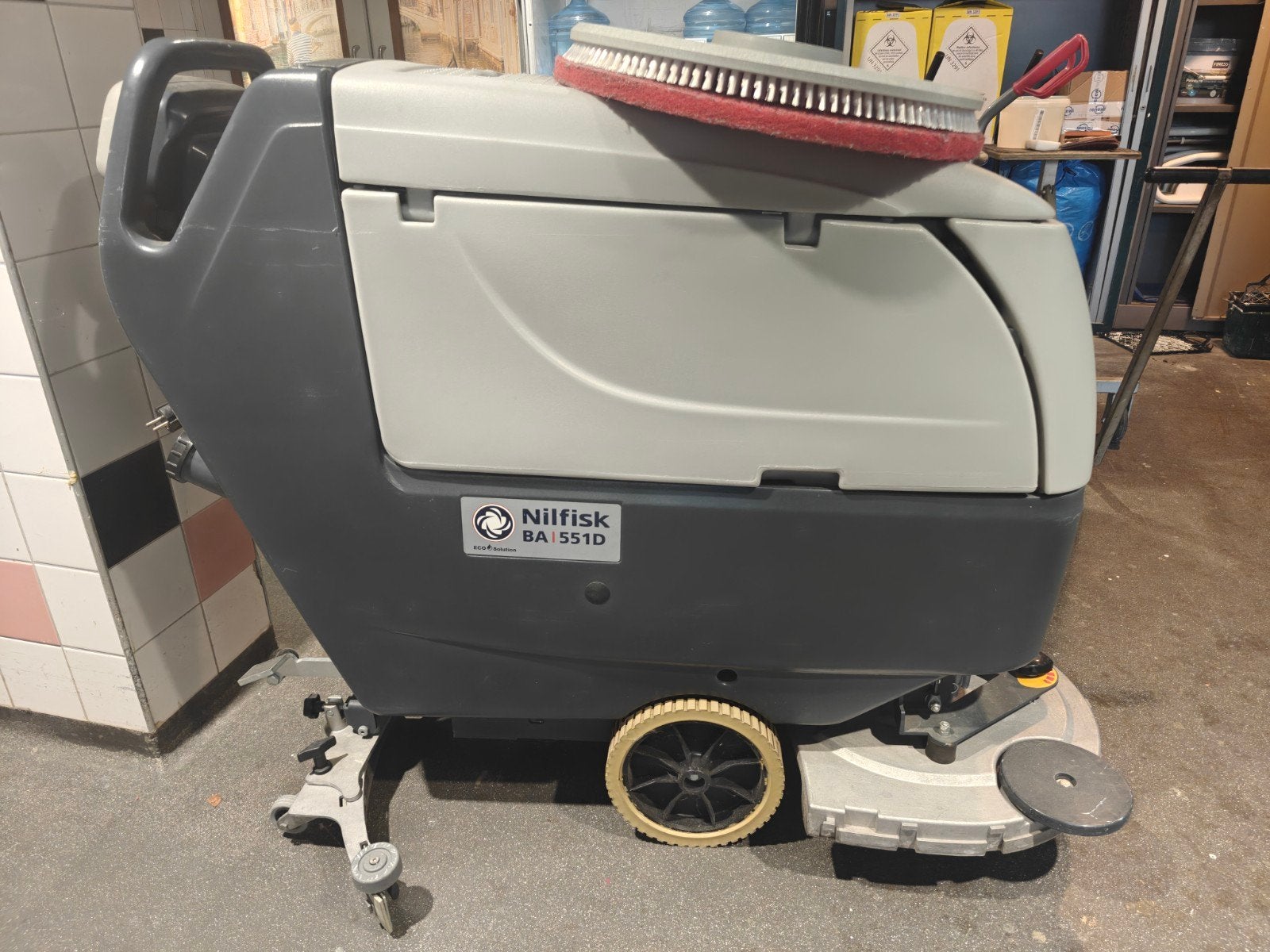 Nilfisk schrob/zuig machine, Ophalen, Zo goed als nieuw