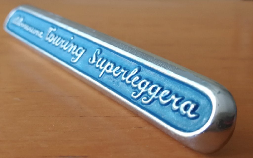 Gezocht: embleem logo Touring Alfa Giulia gt junior 105 gtv, Auto-onderdelen, Ophalen of Verzenden, Gebruikt, Alfa Romeo