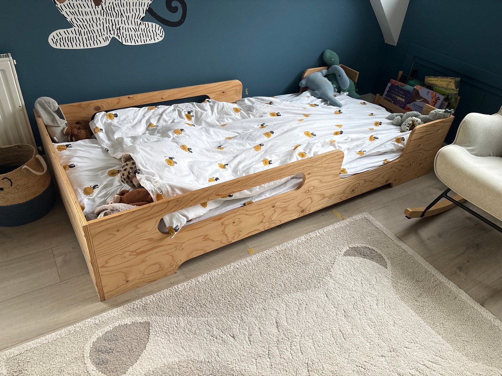 Houten kinderbed met lattenbodem en matras, Ophalen, 70 tot 85 cm, Zo goed als nieuw, Lattenbodem