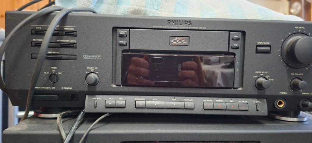 Complete Philips stereo set met 4 losstaande speakers, Ophalen, Philips, Gebruikt, Losse componenten