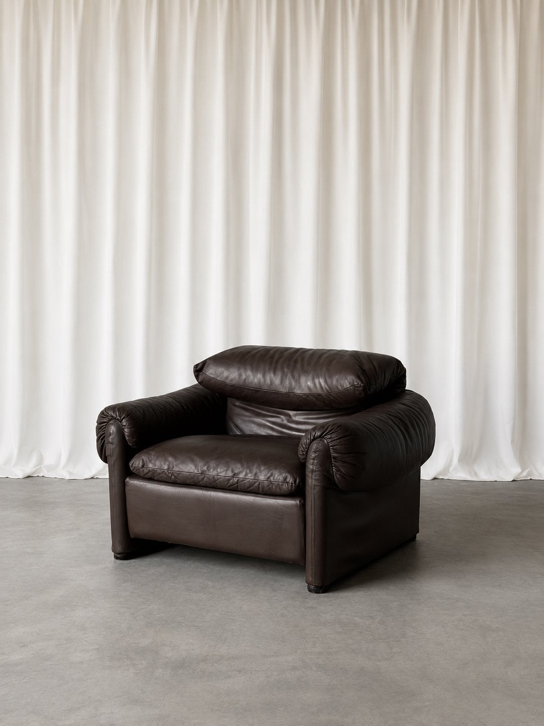 Vintage Italiaanse lederen lounge chair , 1980, Ophalen, Zo goed als nieuw, 75 tot 100 cm, Leer