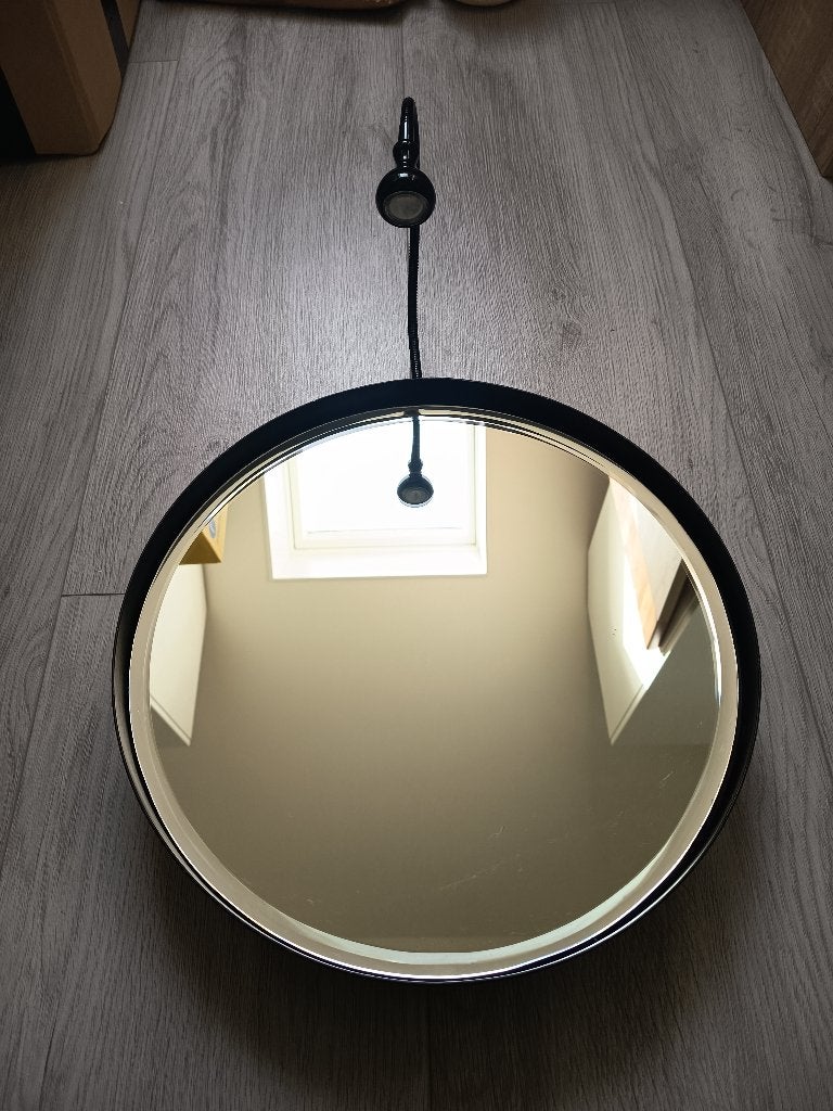 zware, zwarte metalen spiegel met facetrand en lamp, Huis en Inrichting, Woonaccessoires | Spiegels, Minder dan 50 cm, Rond, Ophalen of Verzenden