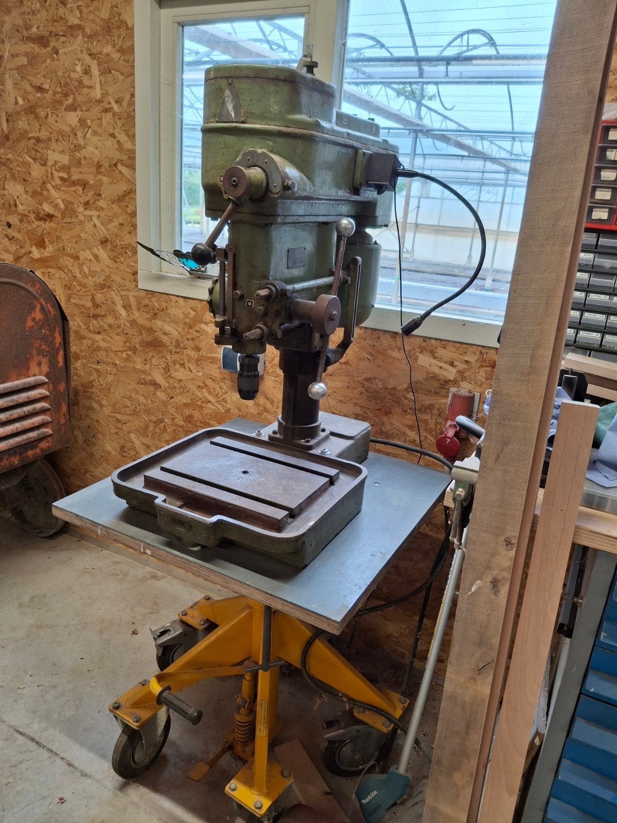 Kolomboormachine Asbo 1952 met traploze instelling, Doe-het-zelf en Verbouw, Gereedschap | Boormachines, Ophalen, Variabele snelheid