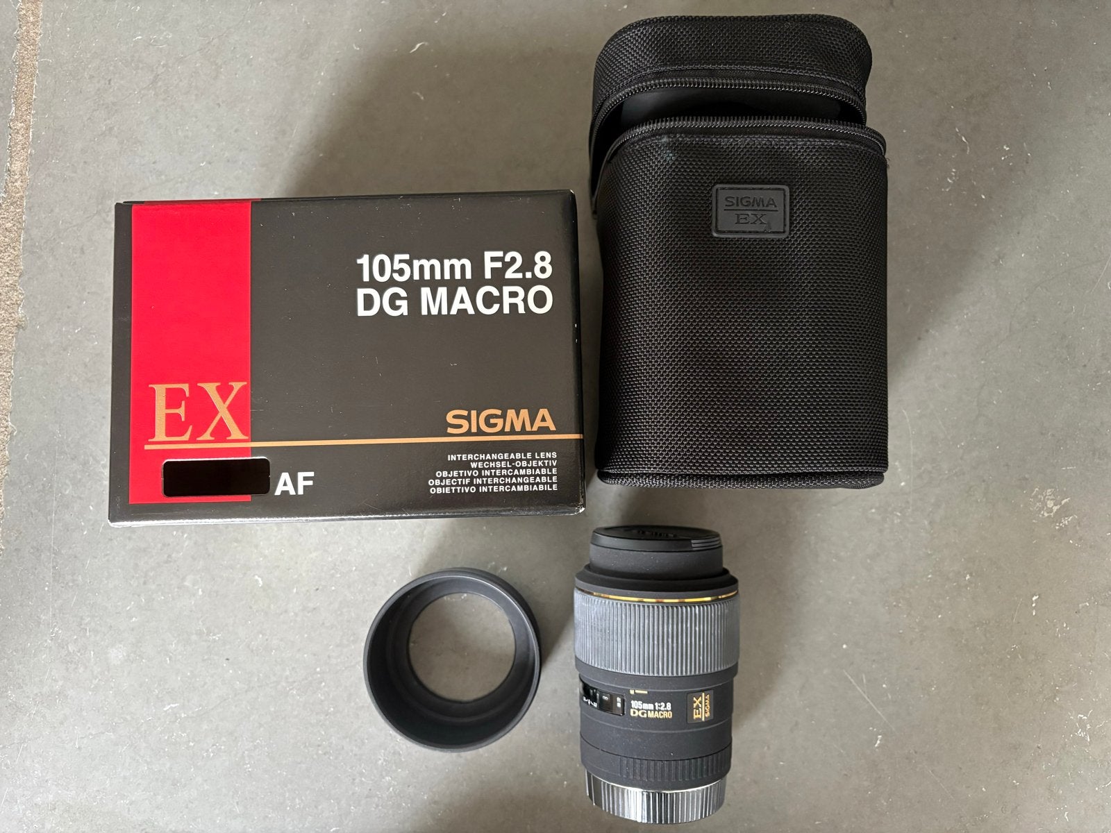 Sigma 105mm F2.8 DG MACRO objectief met AF, Sigma, Autofocus, Ophalen of Verzenden, Zo goed als nieuw
