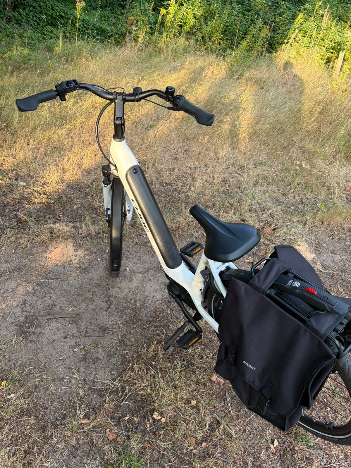 Cube hybrid comfort 500 - 2365 km - 2024, Fietsen en Brommers, Elektrische fietsen, Ophalen, Zo goed als nieuw, Cube