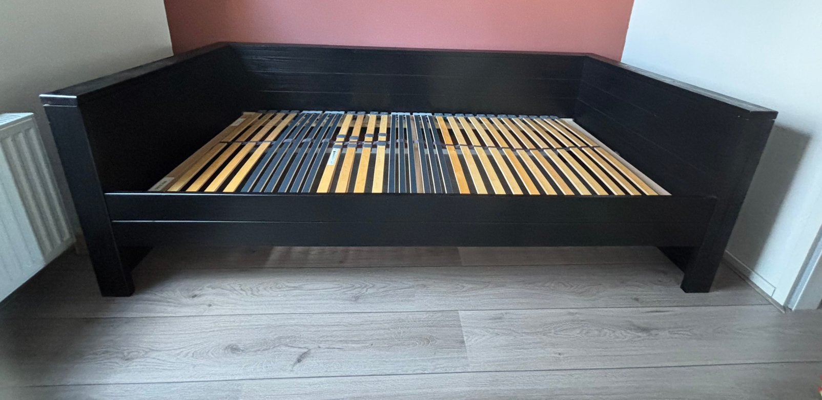 Woood dennis bed bank, Ophalen, Zo goed als nieuw