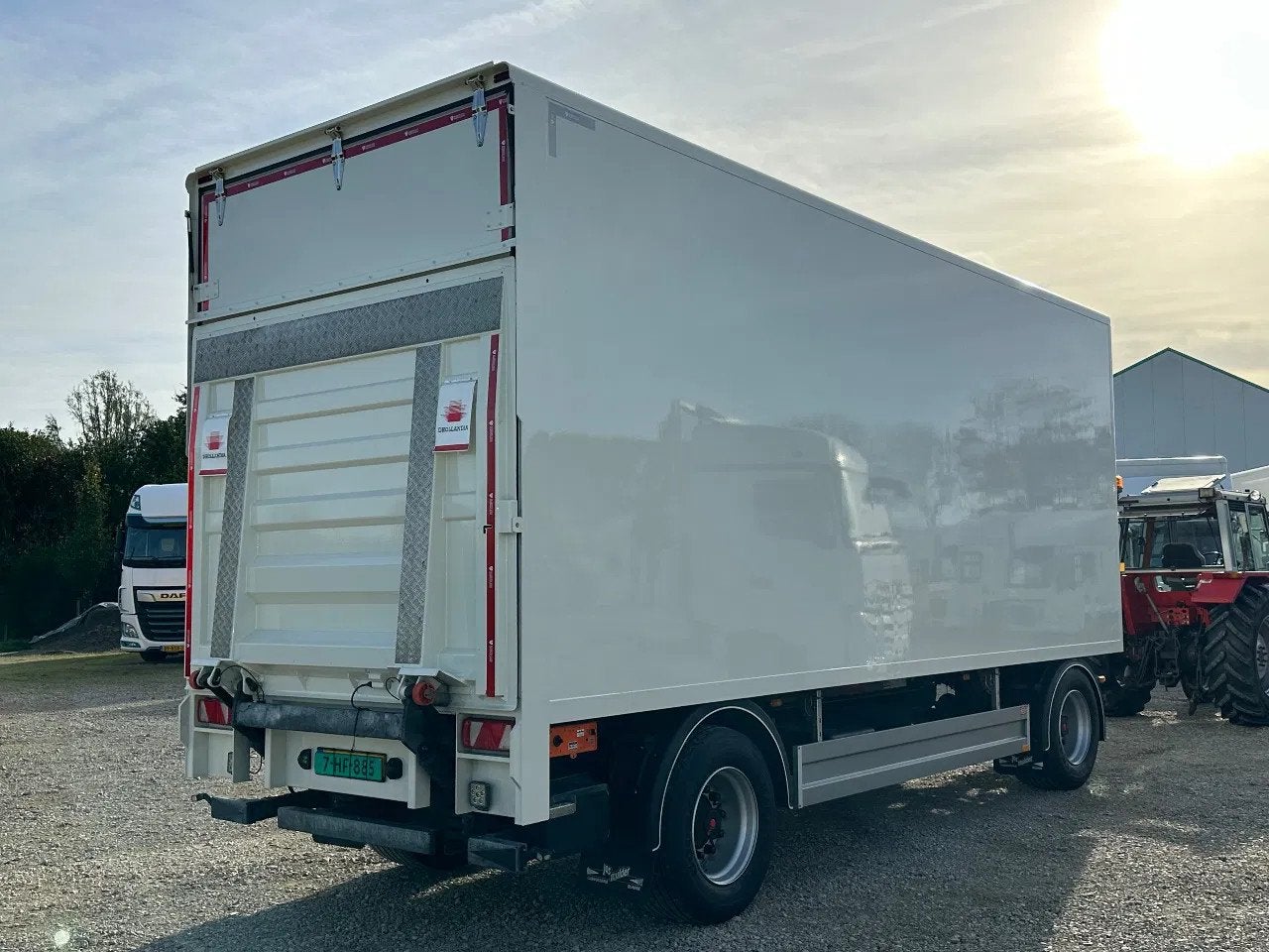 Pacton PACTON GESLOTEN AANHANGER MET LAADKLEP (bj 2020), Auto's, Vrachtwagens, Overige brandstoffen, Origineel Nederlands, Bedrijf