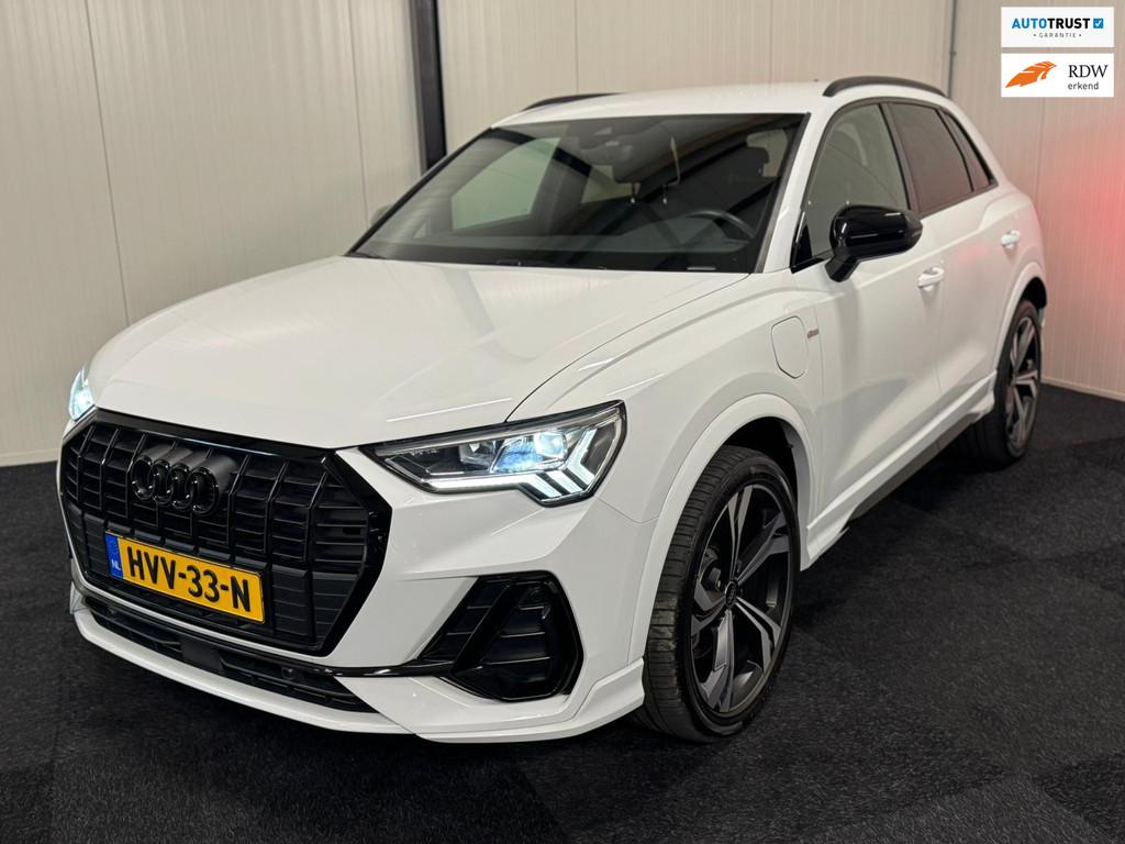 Audi Q3 45 TFSI e 3x S-line 2022 265PK MATRIX/KEYLESS/20"/CA, Auto's, Gebruikt, Wit, Plug-in hybride, Hybride Elektrisch/Benzine